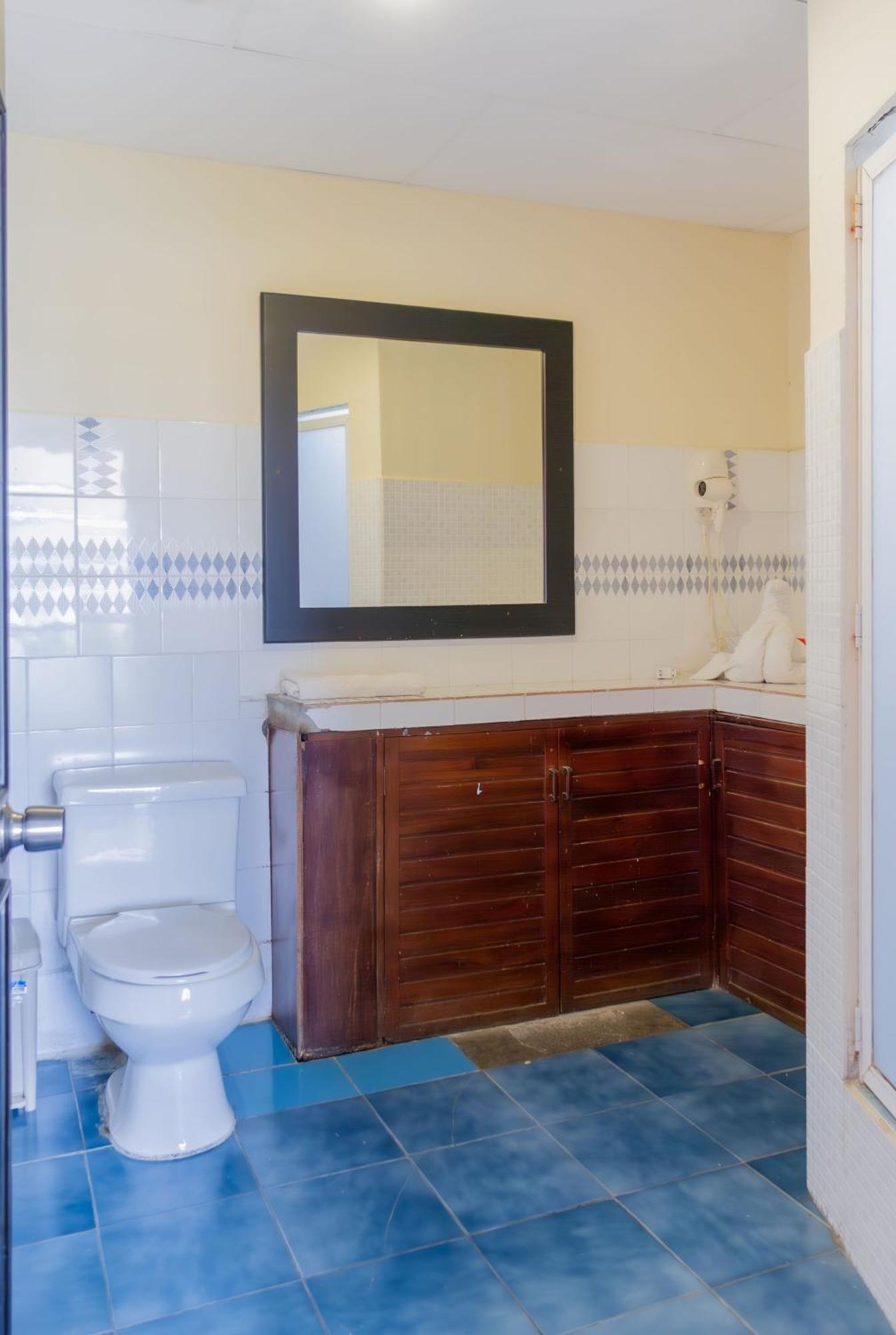 Hostal Antares Манта Екстериор снимка