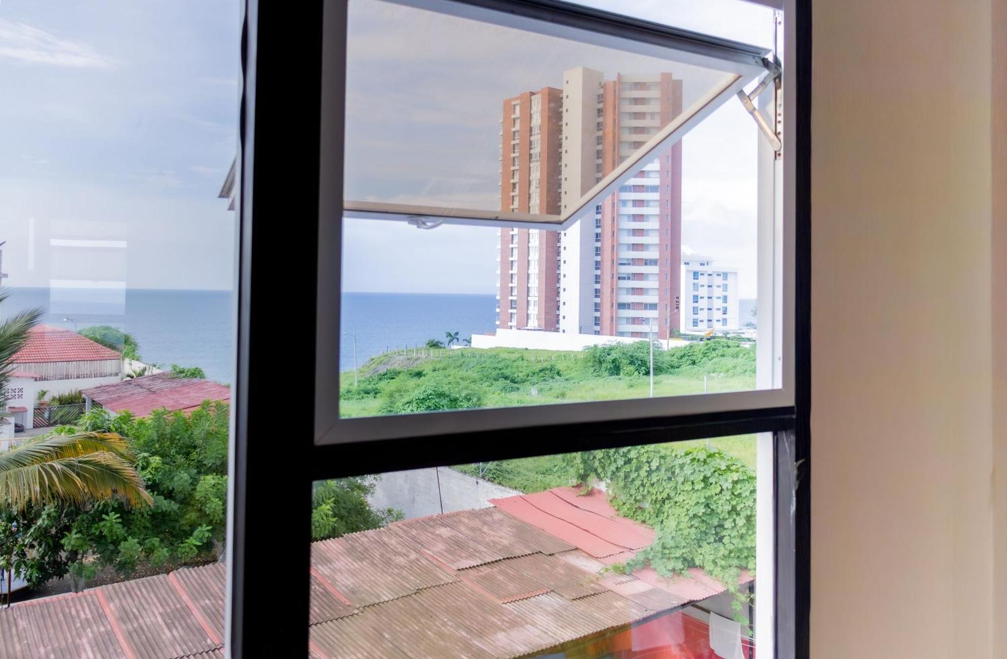Hostal Antares Манта Екстериор снимка