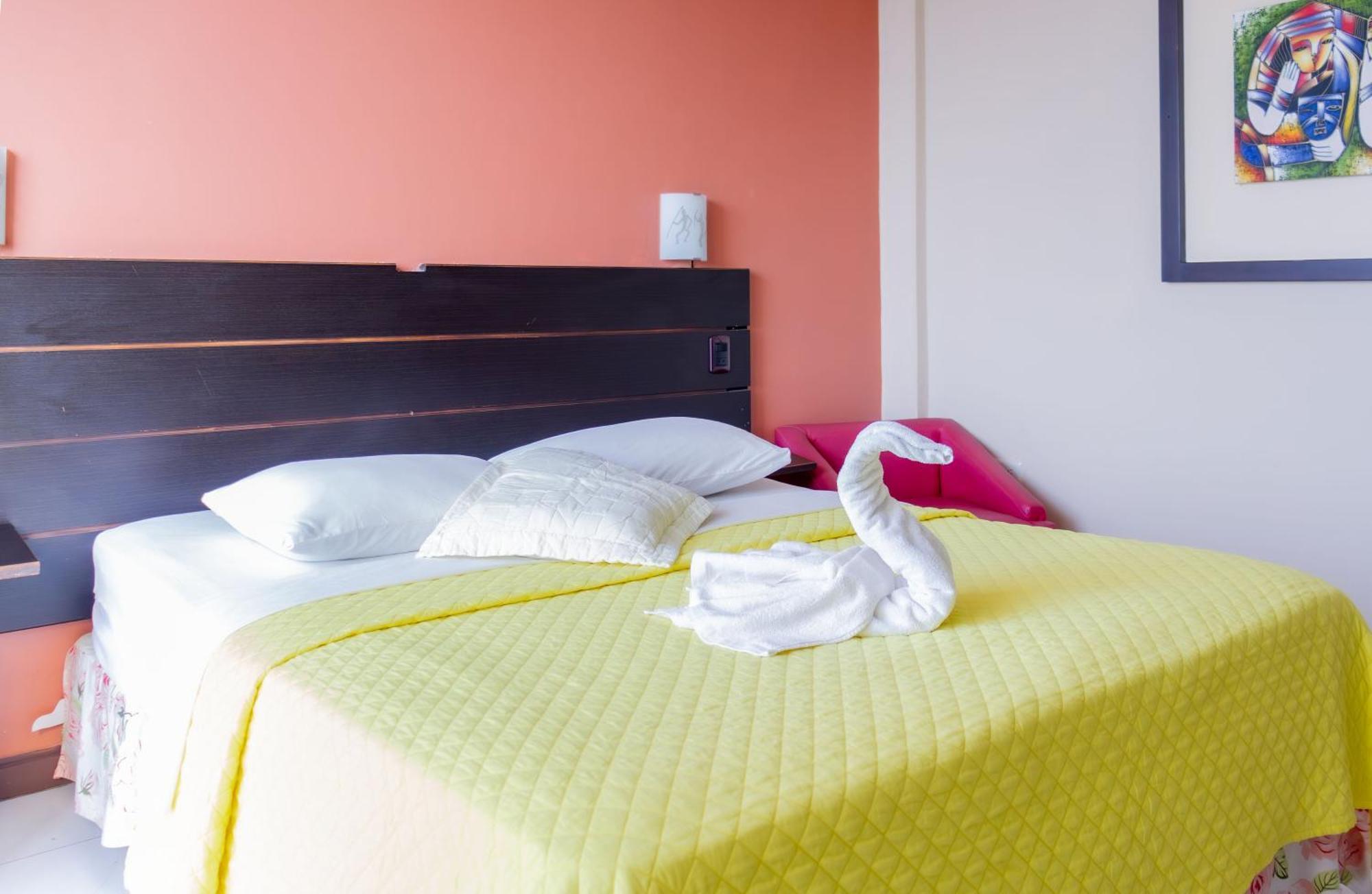 Hostal Antares Манта Екстериор снимка