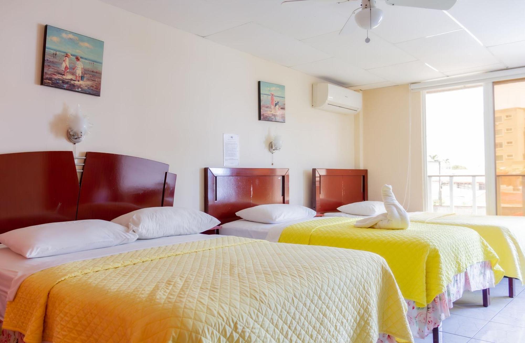 Hostal Antares Манта Екстериор снимка
