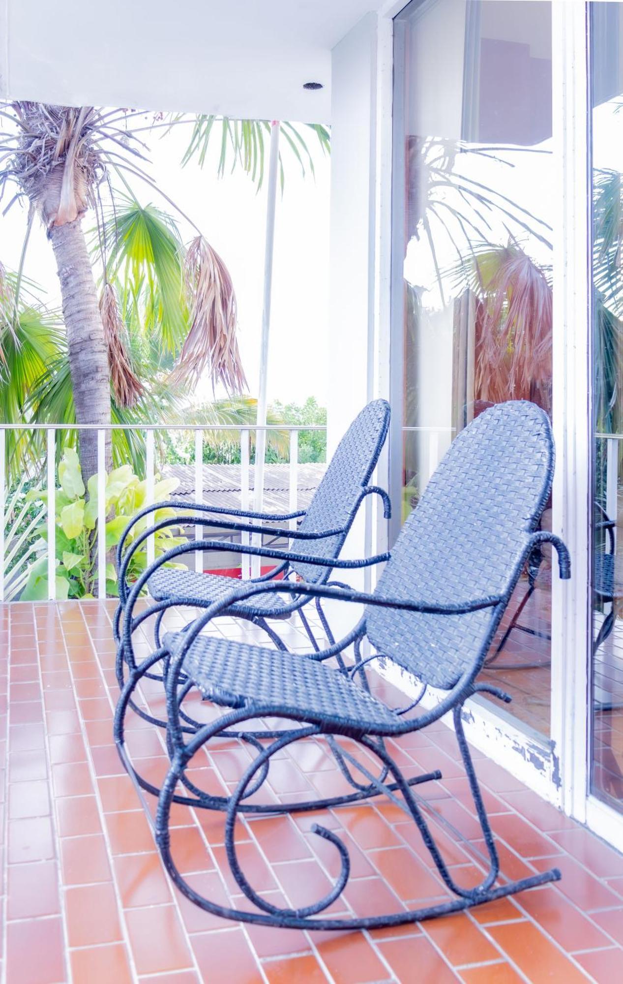 Hostal Antares Манта Екстериор снимка