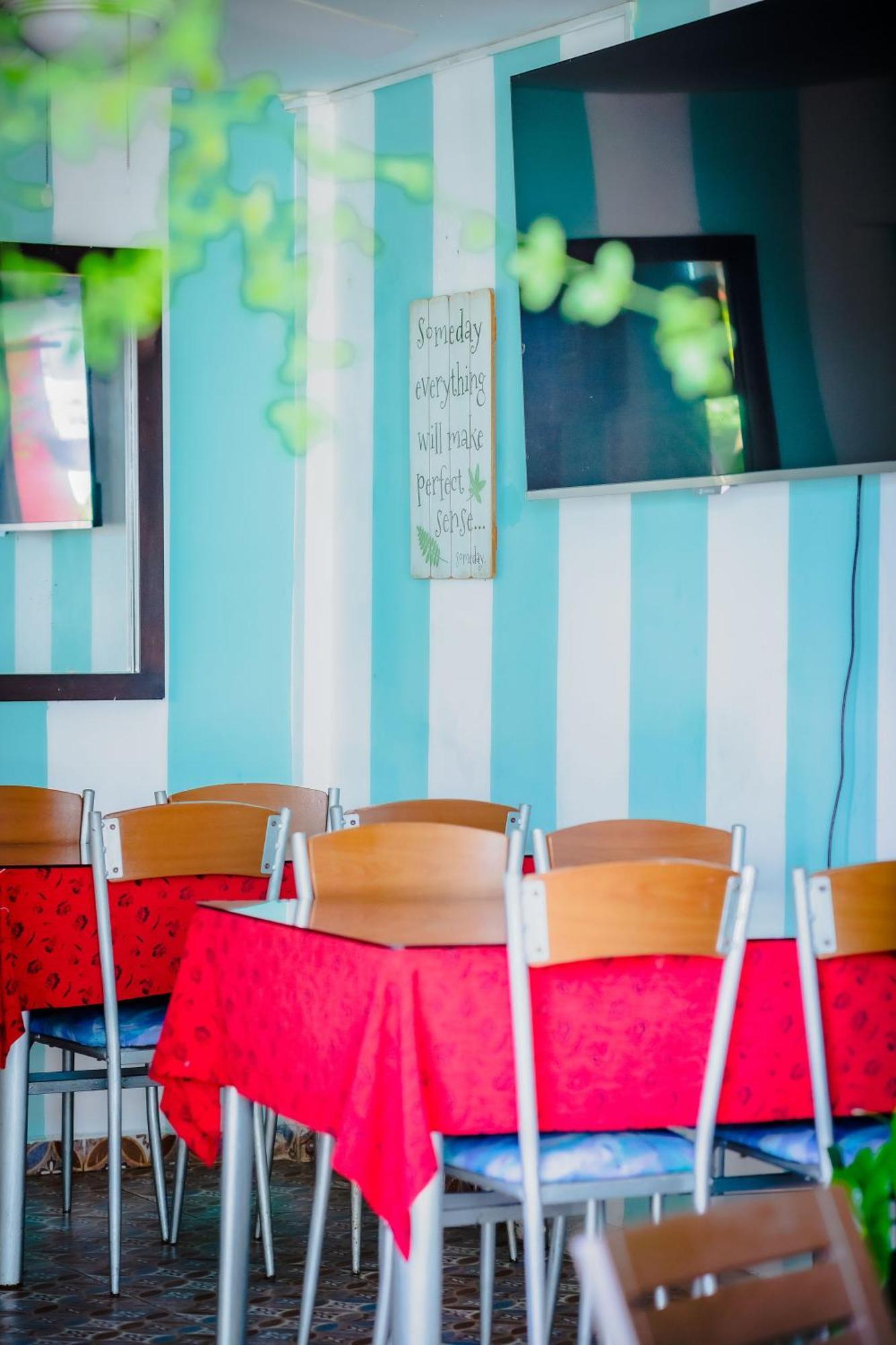 Hostal Antares Манта Екстериор снимка